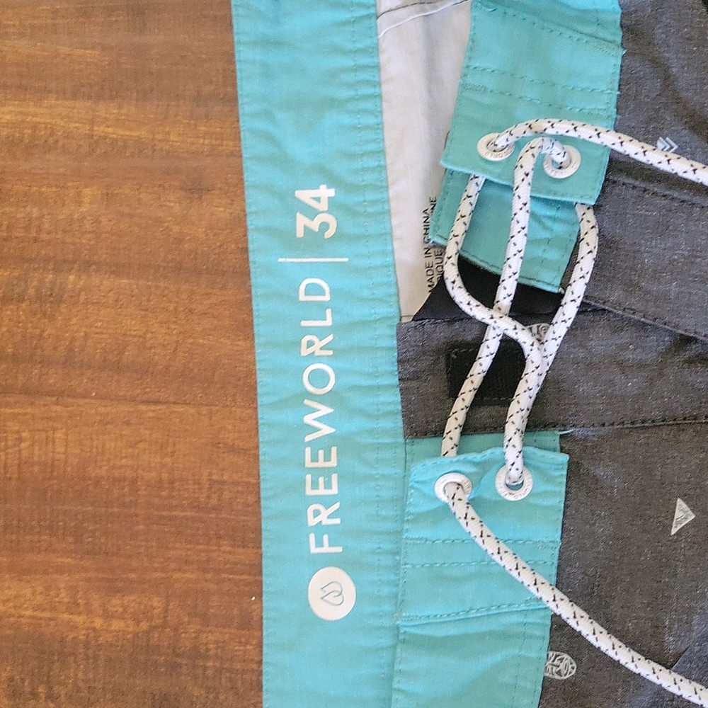 Freeworld board shorts - Picture 3 of 3